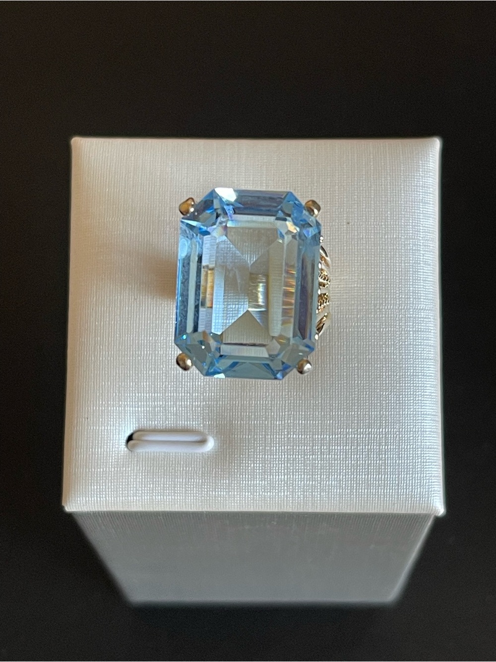 Vintage 18k electroplated Light Blue rhinestone Emerald-Cut Cocktail Ring.